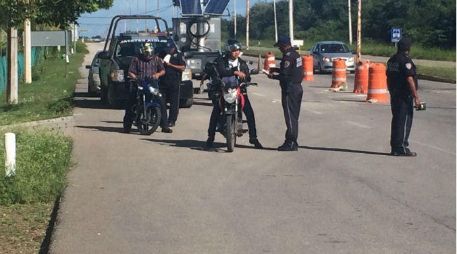 Las vías entre el aeropuerto internacional de Cancún y la zona hotelera, además de carreteras  hacia la Riviera permanecen abiertas. NTX / ESPECIAL