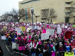 Señalan que hay manifestaciones de mujeres y diversos grupos en todo el país y en el extranjero. AP / J. L. Magana