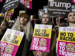 ‘‘Uno no puede creer que él sea real’’, dijo una de las manifestantes de 36 años. EFE / W. Oliver