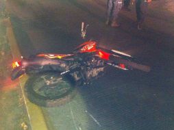 Los hombres y la mujer, son trasladados a un puesto de socorros en calidad de regular a grave. ESPECIAL / Bomberos Guadalajara