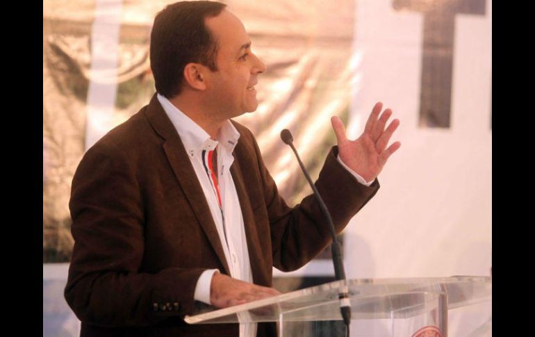 'Vamos a evitar el coyotaje e impulsar un novedoso esquema de autoconsumo y ahorro familiar', señala Roberto de Alba. EL INFORMADOR / ARCHIVO