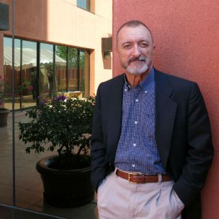 Pérez-Reverte y Loret de Mola ganan en Premios Rey de España