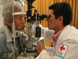 Esta enfermedad afecta a 65% de las personas mayores a 50 años con discapacidad visual. EL INFORMADOR / ARCHIVO