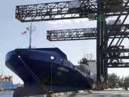 Funcionarios del puerto se están preparando para recibir una delegación comercial de Cuba durante la semana. AP / J. Iglesias
