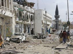 Calle destruida por las explosiones. AP / A. Warsameh