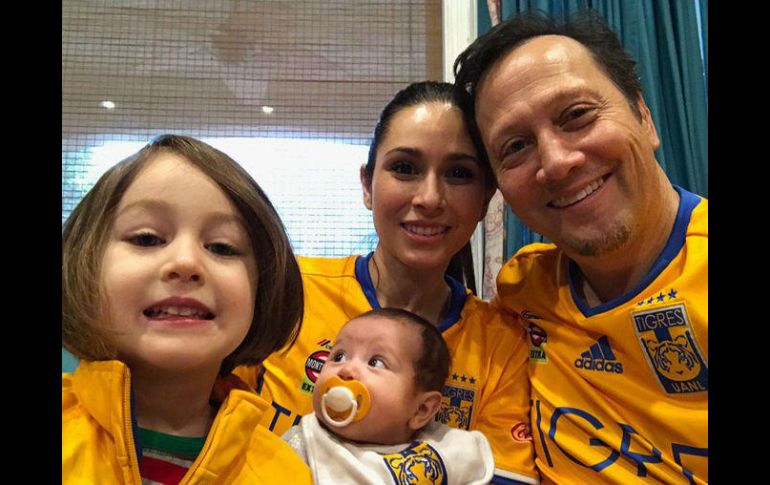 Schneider y su familia son aficionados de Tigres, debido al origen de su esposa, quien nació en Monterrey. TWITTER / @RobSchneider