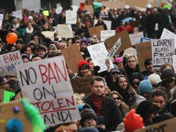 Por segundo día consecutivo, miles de manifestantes repudiaron la prohibición con movilizaciones en diferentes ciudades. AFP / S. Platt