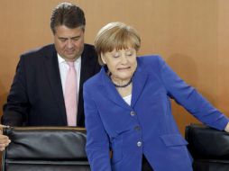 Sigmar Gabriel (i) deseó una rápida recuperación a las víctimas. AP / ARCHIVO