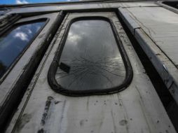 El autobús, impactado contra una marquesina, fue hallado en la delegación Gustavo A. Madero. EL INFORMADOR / ARCHIVO