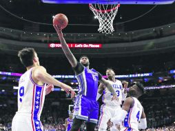 DeMarcus Cousins, jugador de la semana en la Conferencia Oeste, logró 46 puntos anoche en la derrota de los Kings frente a los 76ers. AP / M. Slocum