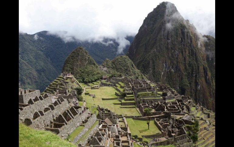 El extenso y angosto trecho es uno de los atractivos del turismo alternativo y es recorrido diariamente por medio millar de visitantes. AP / ARCHIVO
