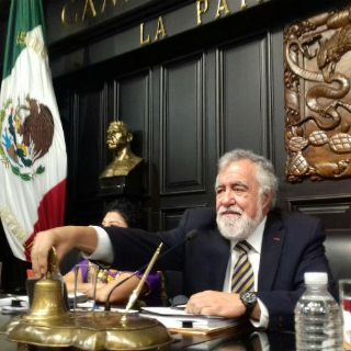 'Tenemos Constitución', afirma Alejandro Encinas