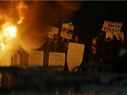 El acceso a la universidad fue bloqueado y fue cancelada la ponencia de Milo Yiannopoulos. AP / B. Margot