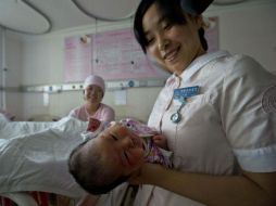 El hospital que realizó la fecundación asegura que conserva algunos embriones bajo cero desde 1994. AP / ARCHIVO