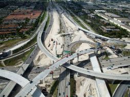 Actualmente circulan más de 300 mil vehículos diarios por tal obra; estiman un aumento para 2040. EFE / ARCHIVO