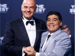 Maradona publicó en Facebook la noticia, acompañado por una foto suya con el presidente de la FIFA, Gianni Infantino. FACEBOOK / Diego Maradona