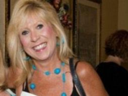 Kimberly acusa al lugar de ser ‘negligente’ al permitir a la gente subir a la figura sin ninguna medida de seguridad. ESPECIAL / www.dailymail.co.uk