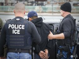 La orden cumple con una de las promesas de Trump, quien aseguró que deportaría hasta a tres millones de inmigrantes indocumentados. EFE / C. Reed