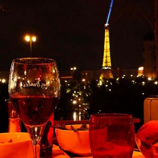 'Chicharito' Hernández celebra el Día de San Valentín