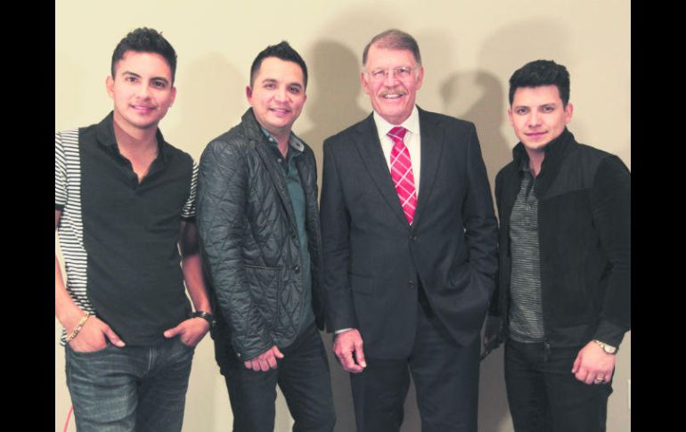 La Arrolladora. La agrupación posa durante entrevista con este medio; ofrecerán concierto este domingo. EL INFORMADOR / F. Atilano