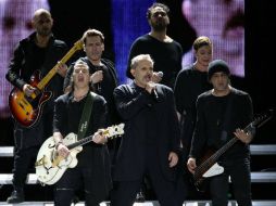 A juzgar por la reacción del público cuando el artista apareció en el escenario con su equipo de músicos, la espera valió la pena. SUN / B. Fregoso