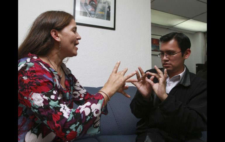 La LSM forma parte del parte del patrimonio lingüístico de esa comunidad, es reconocida oficialmente como lengua nacional. NTX / ARCHIVO