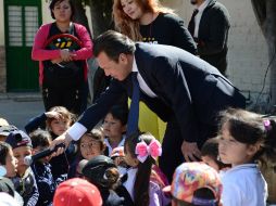 Pablo Lemus estuvo en la Escuela Primaria Urbana 810 'Alfredo V. Bonfil'. ESPECIAL / Gobierno de Zapopan