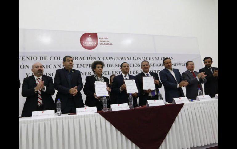 Almaguer y la Amespre firmaron un convenio de colaboración este jueves. TWITTER / @FiscaliaJal