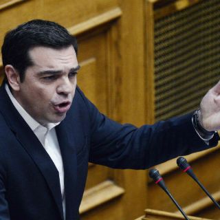 Tsipras anuncia fin a la era de austeridad para Grecia