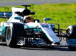 El triple campeón del mundo aventajó en solo 113 milésimas de segundo al piloto germano con su nuevo Mercedes W08 Hybrid. AFP / J. Jordán