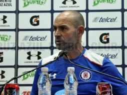 ''Es muy inusual encontrar un equipo que genere tanto como nosotros y meta tan poco, es complicado'', dice el español. TWITTER / @Cruz_Azul_FC