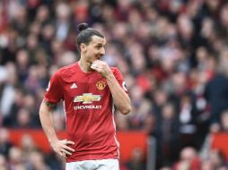 Este pinchazo mantiene al equipo de Mourinho fuera de los puestos de la Liga de Campeones. AFP / O. Scarff