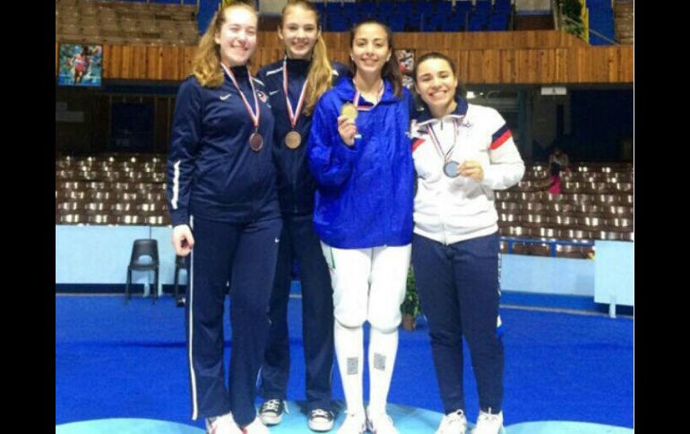 Toledo (segunda de der. a izq.) triunfa en el certamen disputado en la Habana, Cuba. ESPECIAL / www.com.org.mx