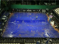 La incesable agua detuvo el encuentro cuando se disputaba en el segundo parcial y el marcador estaba igualado 3-3. EFE / S. Moreira