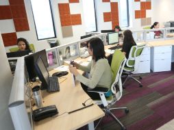 Pasar muchas horas sin movimiento puede originar problemas en los músculos y huesos por llevar una vida sedentaria. EL INFORMADOR / ARCHIVO