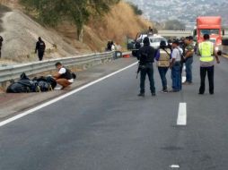 Elementos de la Sedena y personal de la Policía Estatal del municipio de Chilapa de Juárez atendieron los reportes. EFE / ESPECIAL