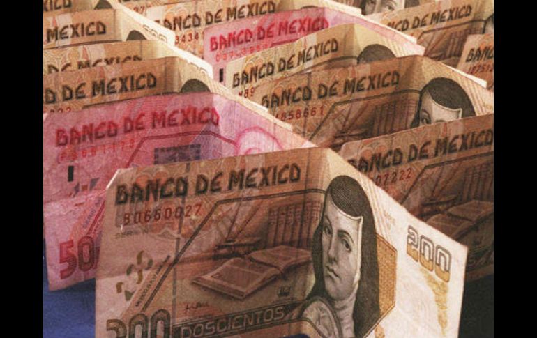 Como consecuencia de la crisis de 1995, familias y empresas dejaron de pagar sus deudas. EL INFORMADOR / ARCHIVO