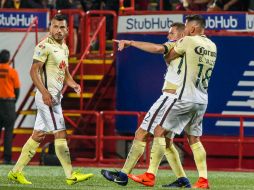 Pablo Aguilar, de América, después de la agresión al árbitro Fernando Hernández Gómez. MEXSPORT / ARCHIVO