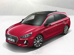 Diseño. No se vende en México, pero la nueva vagoneta asiática muestra su nueva cara al mundo. ESPECIAL /