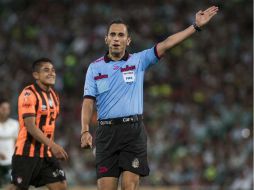 Los silbantes mexicanos decidieron ayer no pitar los partidos de la jornada 10. MEXSPORT / ARCHIVO