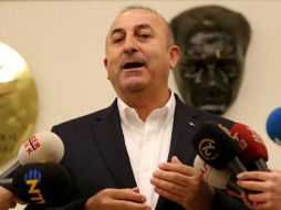 La medida fue aplicada ‘por los riesgos para el orden público y la seguridad’ provocados por la visita propuesta por Mevlut Cavusoglu. EFE / T. Bozoglu