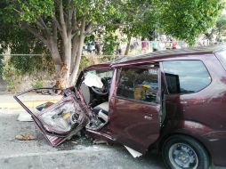 El accidente ocurrió la tarde de este martes en avenida Patria, en el cruce con Federalismo. ESPECIAL /