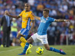 Acción del partido entre Cruz Azul y Tigres disputado en el Estadio Azul. MEXSPORT / O. Aguilar