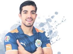 El volante de Chivas atribuye todo su éxito deportivo a su familia, porque le dieron herramientas y, lo más importante, valores. EL INFORMADOR / G. Gallo