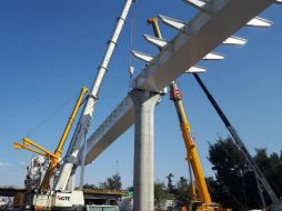 La colocación de esta primer trabe se llevó a cabo este lunes. TWITTER / @SITEURJAL