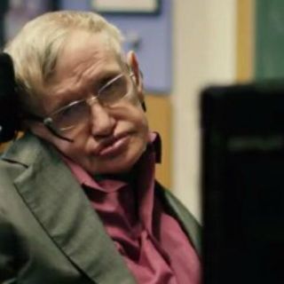 Famosos desfilan para ser la nueva voz de Stephen Hawking