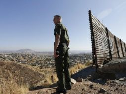 Schumer dice que el muro no sólo es impopular con el público, sino en especial con legisladores que temen represalias de México. AP / ARCHIVO