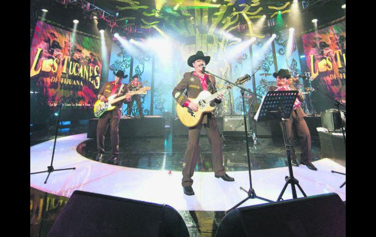 Los Tucanes alistan el recorrido que emprenderán por México y América Latina para promocionar su reciente canción 'Al por mayor'. SUN /