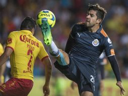 El jugador (D) alineó ayer como titular ante Morelia. MEXSPORT / O. Martínez