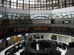 El mercado mexicano se separó de los índices de Wall Street; el promedio industrial Dow Jones opera con 0.10% más. EFE / ARCHIVO